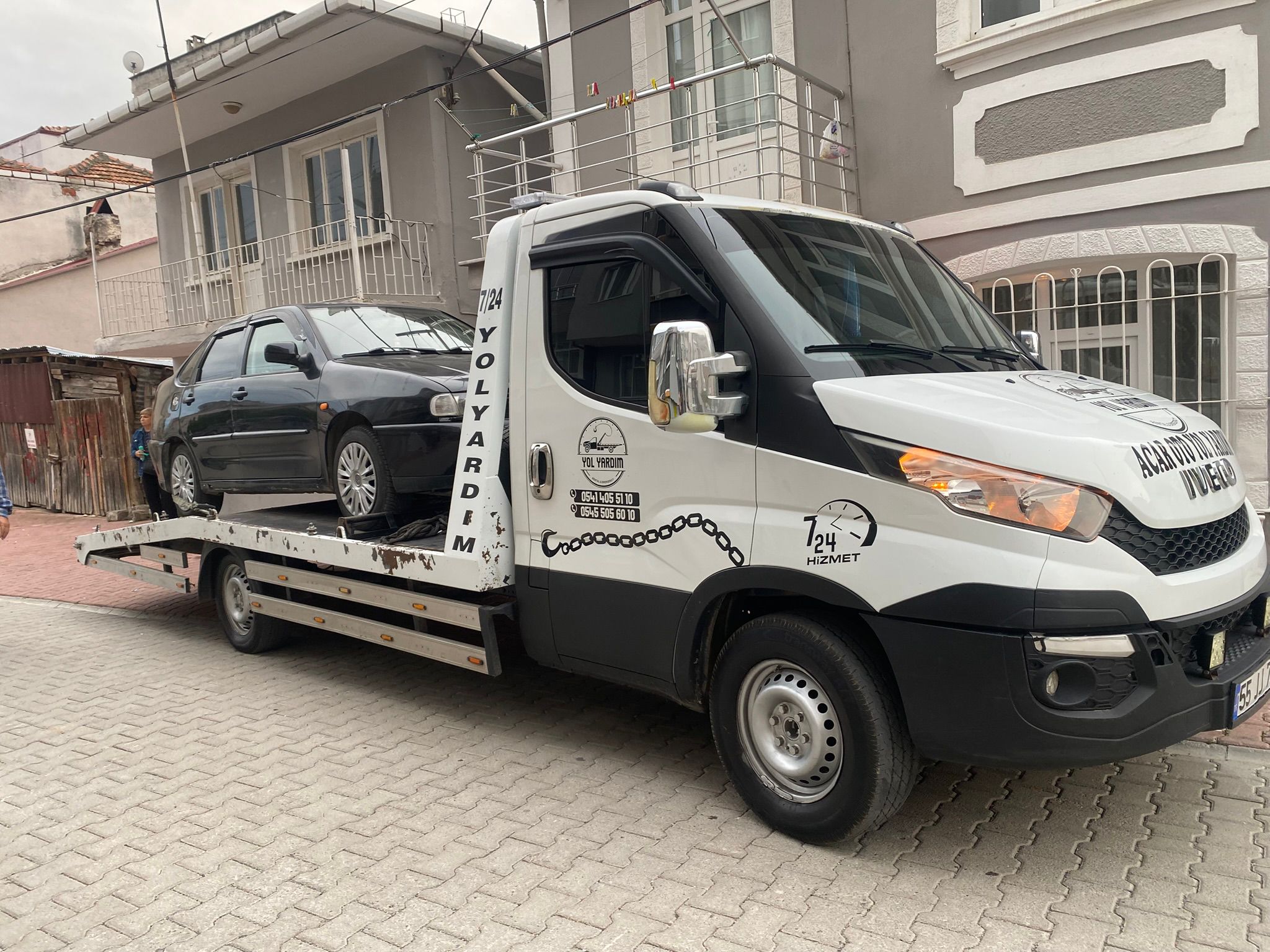 KASKOLU OTO ÇEKİCİ